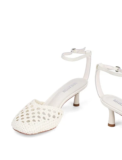 Женские босоножки MIRATON кожаные рисового цвета - фото 3 - Miraton