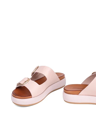Женские шлепанцы Attizzare кожаные рисового цвета - фото 2 - Miraton
