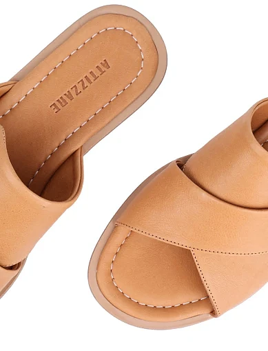 Женские шлепанцы Attizzare кожаные коричневые - фото 5 - Miraton