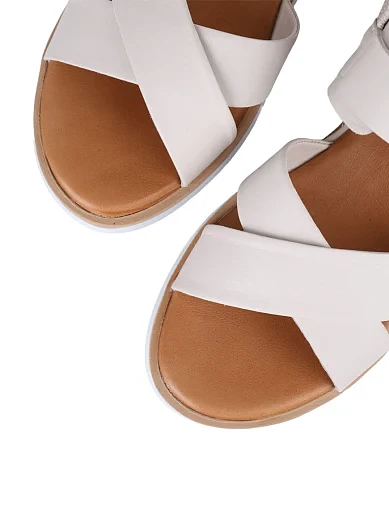 Женские босоножки INUOVO кожаные рисового цвета - фото 5 - Miraton