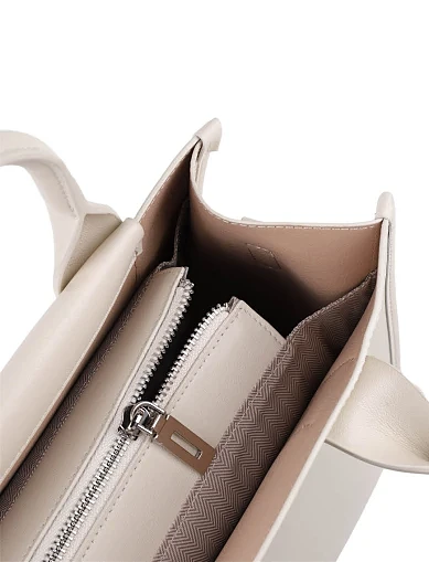 Женская сумка тоут MIRATON кожаная молочного цвета с накладными карманами - фото 5 - Miraton