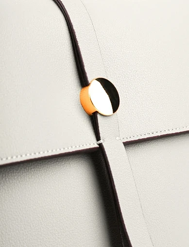 Женская сумка через плечо MIRATON кожаная молочного цвета - фото 5 - Miraton