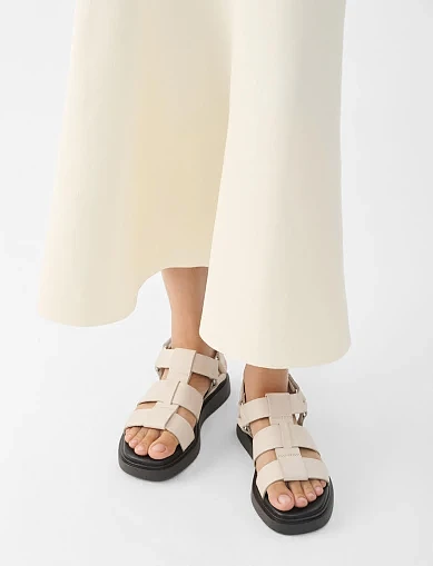 Женские сандалии Vagabond Connie кожаные молочного цвета - фото 1 - Miraton
