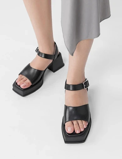 Женские босоножки Vagabond Hennie кожаные черные - фото 1 - Miraton