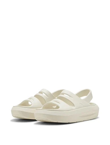 Женские сандалии PUMA Flatter Sandals резиновые бежевые - фото 3 - Miraton