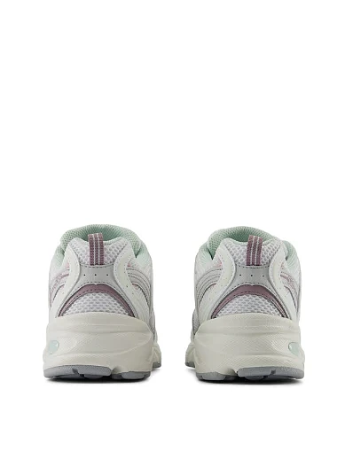 Жіночі кросівки New Balance 530 тканинні білі (U530NEB) - фото 4 - Miraton