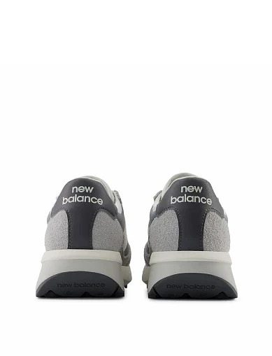 Жіночі кросівки New Balance 370 замшеві сірі (U370AH) - фото 5 - Miraton