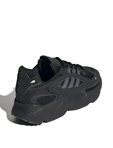 Женские кроссовки Adidas OZMILLEN из экокожи черные - фото 4 - Miraton