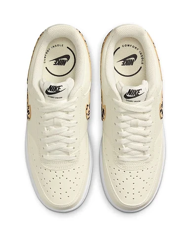 Женские кроссовки Nike Court Vision тканевые бежевые - фото 5 - Miraton