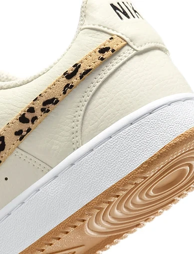 Женские кроссовки Nike Court Vision тканевые бежевые - фото 8 - Miraton