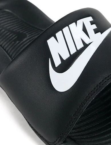 Женские шлепанцы Nike VICTORI ONE резиновые черные - фото 7 - Miraton