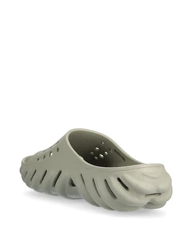 Женские шлепанцы Crocs резиновые серые - фото 3 - Miraton