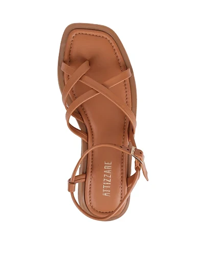 Женские сандалии Attizzare кожаные бежевые - фото 2 - Miraton
