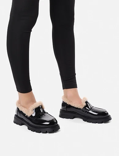 Женские туфли из наплака черные - фото 2 - Miraton