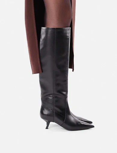 Женские сапоги кожаные черные - фото 1 - Miraton