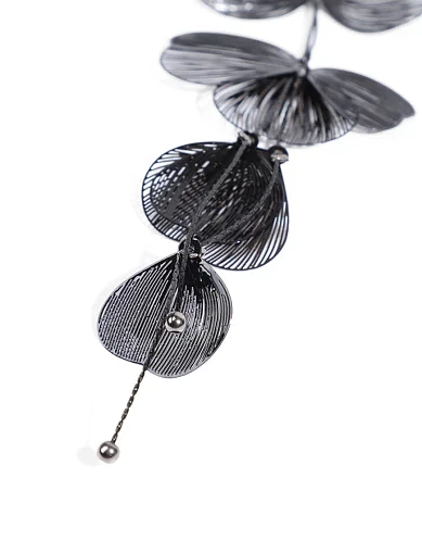 Ожерелье MIRATON с подвеской цветок черное - фото 2 - Miraton