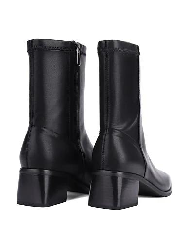 Жіночі черевики MIRATON шкіряні чорні(JR1133-1) - фото 4 - Miraton