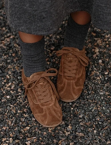 Женские кроссовки MIRATON велюровые коричневые - фото 2 - Miraton