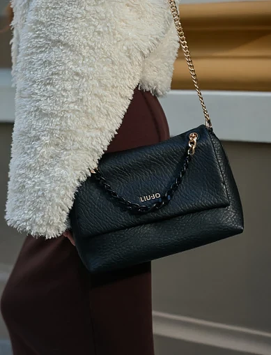 Женская сумка через плечо из экокожи черная - фото 2 - Miraton