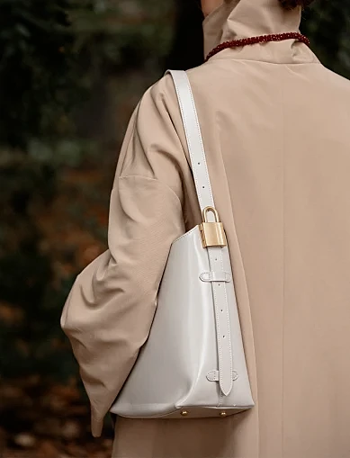 Женская сумка тоут кожаная серая - фото 2 - Miraton