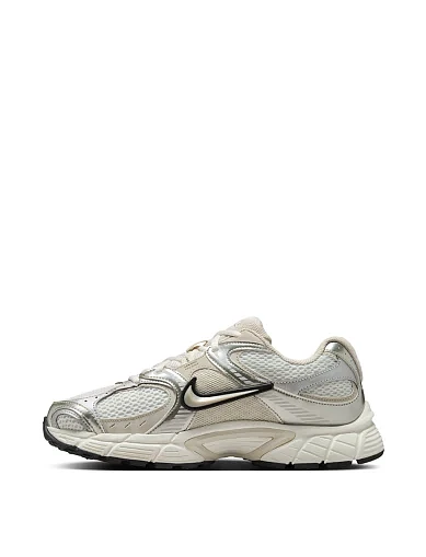 Женские кроссовки Nike V5 Rnr текстильные бежевые - фото 2 - Miraton