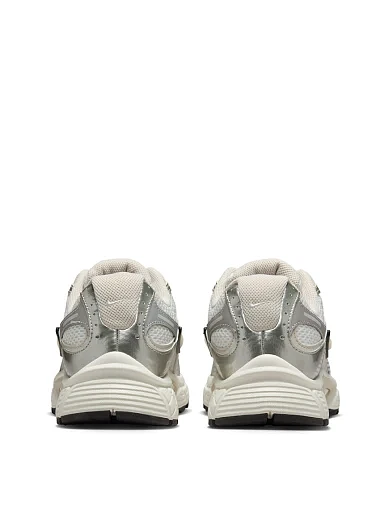 Женские кроссовки Nike V5 Rnr текстильные бежевые - фото 5 - Miraton