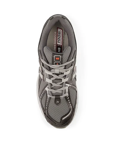 Жіночі кросівки New Balance 1906 з екошкіри срібного кольору(U1906RCO) - фото 4 - Miraton