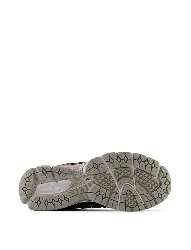 Жіночі кросівки New Balance 1906 з екошкіри срібного кольору(U1906RCO) - фото 5 - Miraton