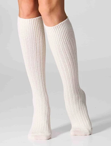 Гольфи жіночі з вовни мериноса з додаванням кашеміру молочні(KCM26 KNEE HIGH CASHEMERE MERINO) - фото 1 - Miraton