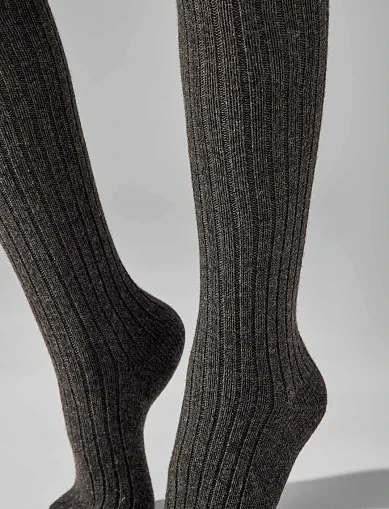 Гольфы женские из шерсти мериноса с добавлением кашемира серые - фото 3 - Miraton