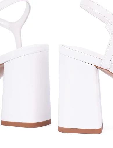 Босоножки Attizzare - фото 5 - Miraton