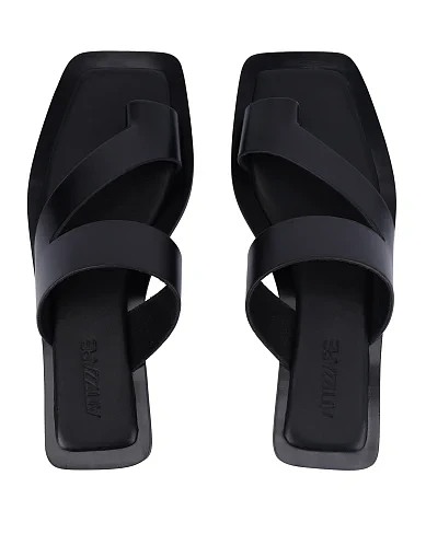 Женские шлепанцы кожаные черные - фото 2 - Miraton