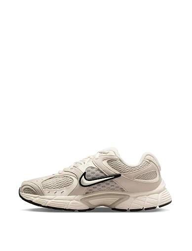 Жіночі кросівки Nike V5 RNR SUEDE текстильні бежеві(II6294-100) - фото 2 - Miraton