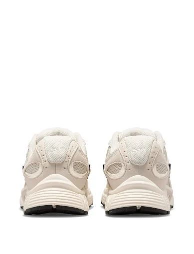 Жіночі кросівки Nike V5 RNR SUEDE текстильні бежеві(II6294-100) - фото 5 - Miraton