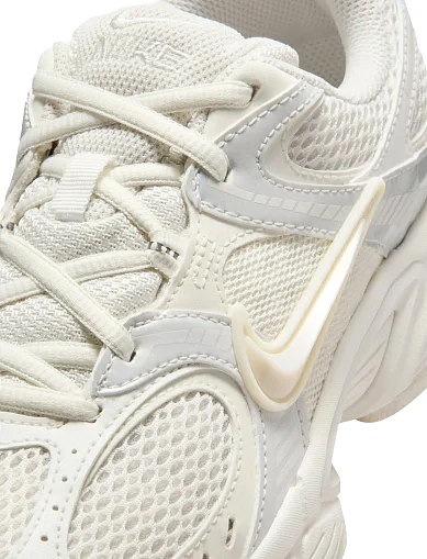 Жіночі кросівки Nike V5 RNR SIB з екошкіри бежеві(IQ0276-030) - фото 3 - Miraton