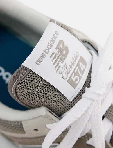 Мужские кроссовки New Balance ML574EVG замшевые серые - фото 8 - Miraton