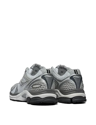 Мужские кроссовки Saucony PROGRID TRIUMPH 4 из экокожи серебряного цвета - фото 3 - Miraton