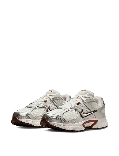 Жіночі кросівки Nike V5 RNR білі текстильні(HQ7901-102) - фото 3 - Miraton