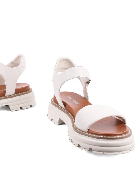 Женские сандалии Attizzare кожаные рисового цвета - фото 2 - Miraton