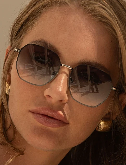 Солнцезащитные очки прямоугольные с градиентом - фото 1 - Miraton