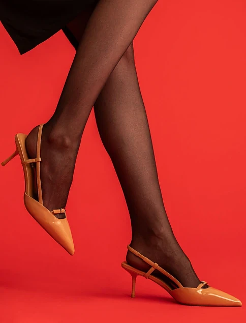 Женские туфли слингбеки MIRATON лаковые бежевые - фото 2 - Miraton