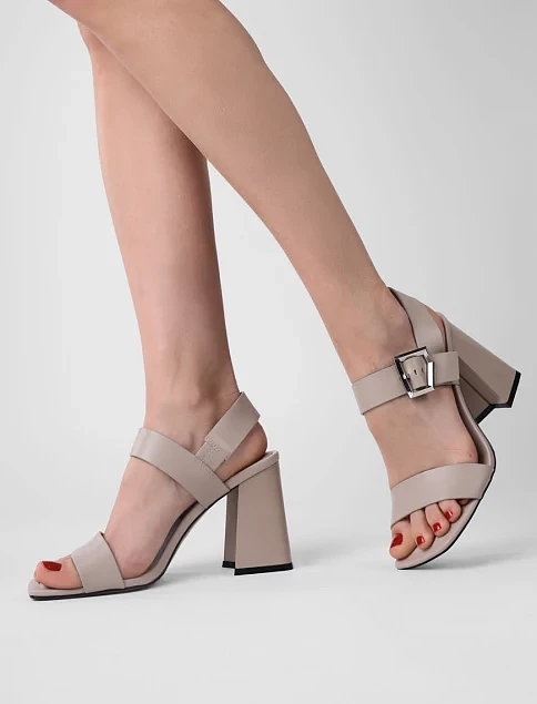 Женские босоножки Attizzare кожаные серые - фото 1 - Miraton