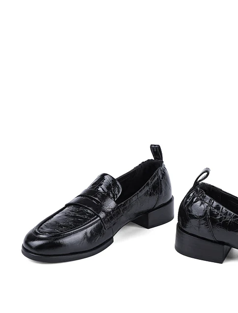 Женские туфли лоферы MIRATON из наплака черные - фото 2 - Miraton