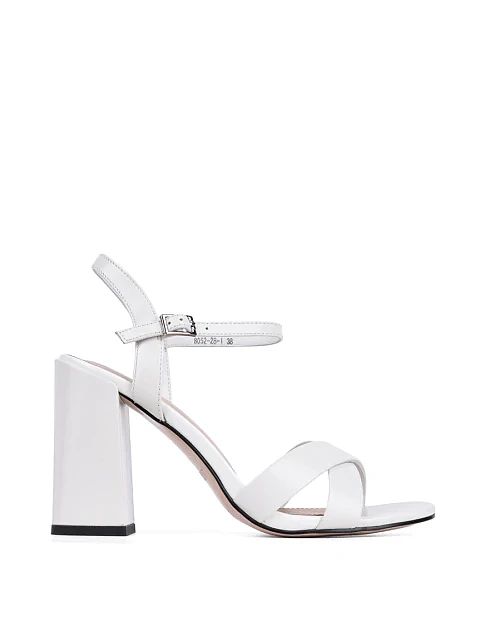 Женские босоножки Attizzare кожаные белые - фото 1 - Miraton