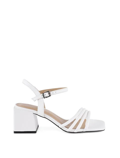 Жіночі босоніжки Attizzare шкіряні білі - фото 1 - Miraton