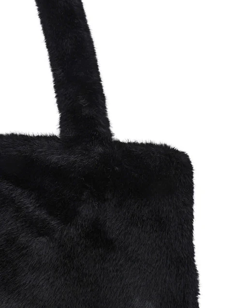 Женская сумка через плечо MIRATON из меха черная - фото 5 - Miraton