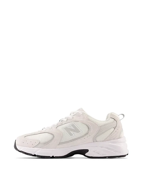 Женские кроссовки New Balance 530 тканевые молочного цвета - фото 2 - Miraton