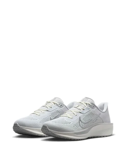 Женские кроссовки раннеры Nike QUEST 6 тканевые серые - фото 3 - Miraton