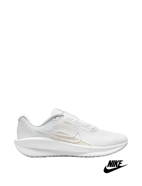 Женские кроссовки раннеры Nike DOWNSHIFTER 13 тканевые белые - фото 1 - Miraton