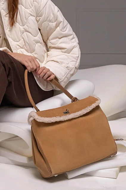 Женская сумка тоут MIRATON замшевая бежевая - фото 8 - Miraton